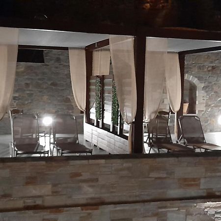 Alisachni Apartment Kini Bagian luar foto