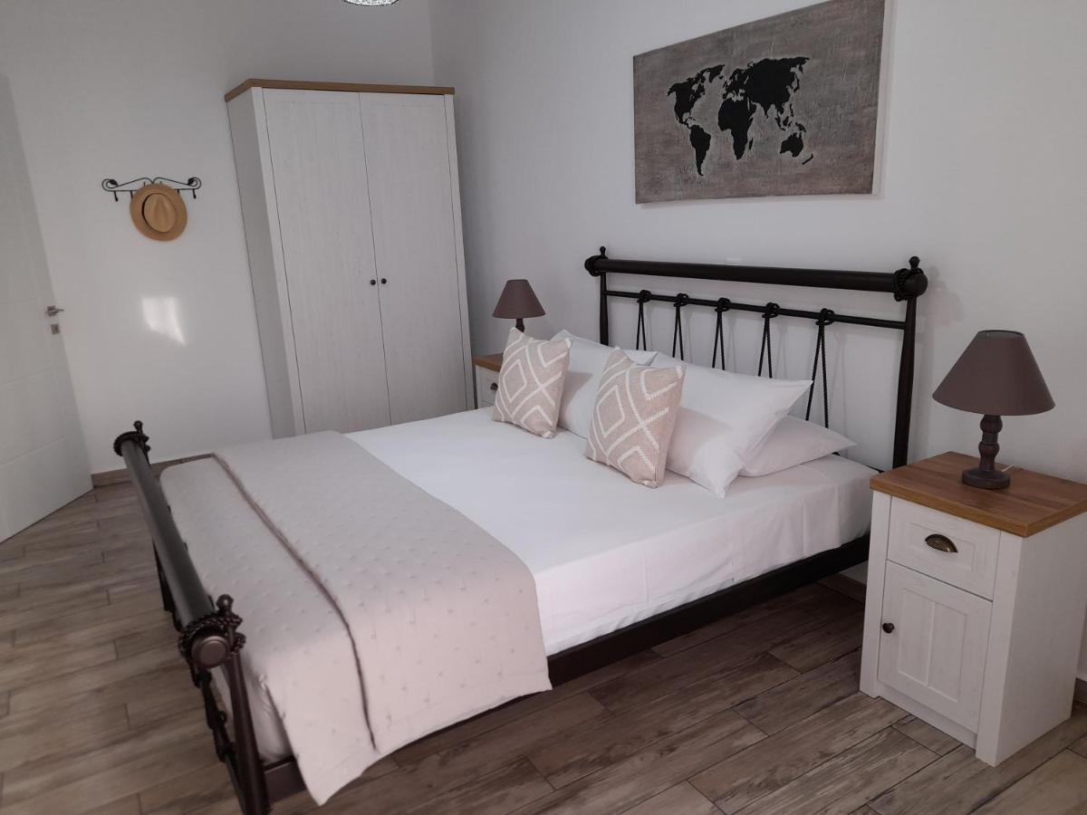 Alisachni Apartment Kini Bagian luar foto