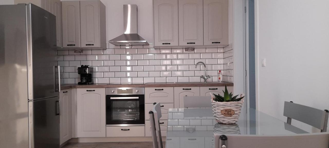 Alisachni Apartment Kini Bagian luar foto