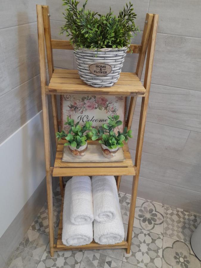 Alisachni Apartment Kini Bagian luar foto